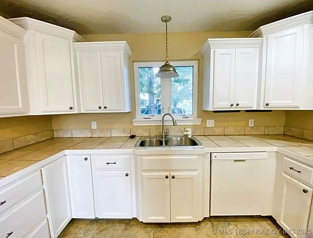 2009 Trailwood Street, Stigler, OK 74462