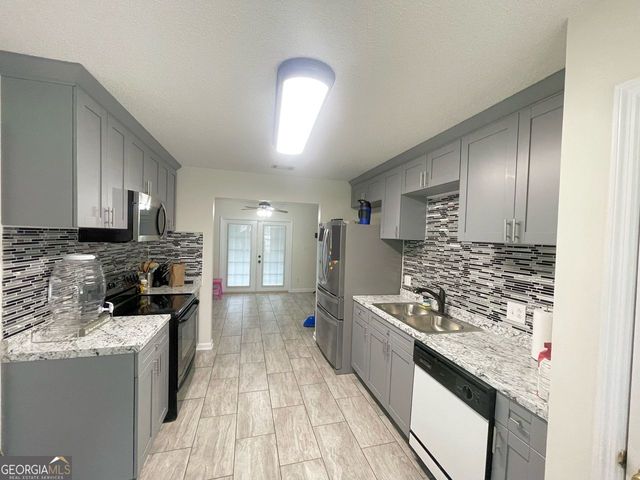 4035 STRATFORD, Valdosta, GA 31605