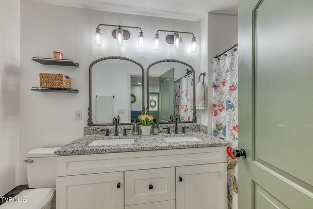 1005 & 1009 Island Road, Blountville, TN 37617