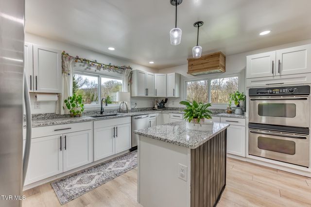 1005 & 1009 Island Road, Blountville, TN 37617