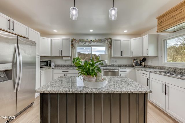 1005 & 1009 Island Road, Blountville, TN 37617