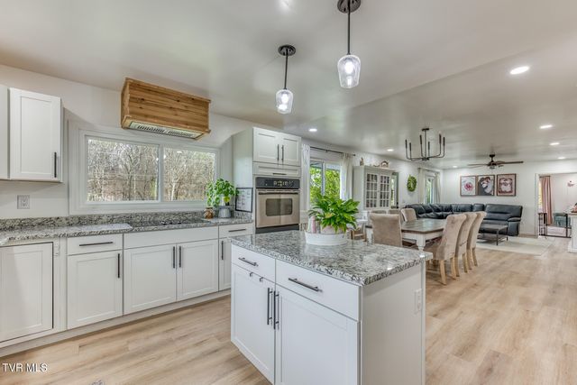 1005 & 1009 Island Road, Blountville, TN 37617