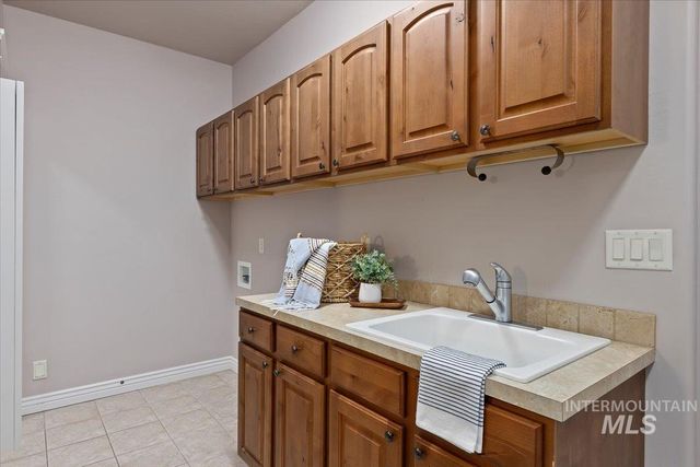 668 Canyon Park Ave, Twin Falls, ID 83301