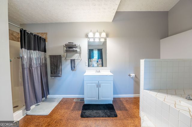 84 Lovell Circle, Toccoa, GA 30577