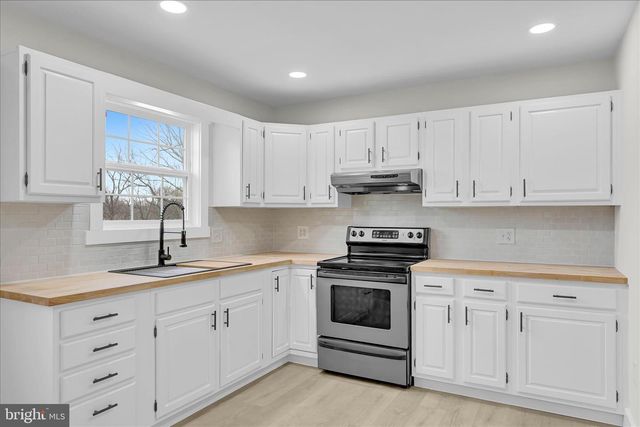 1024 PINE ST, Pottsville, PA 17901