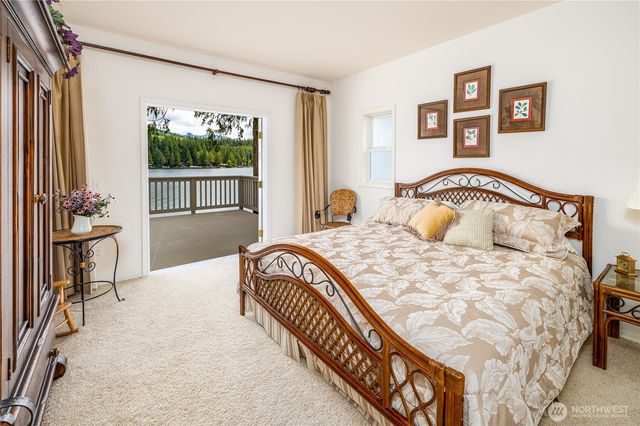 33571 Cliff Road, Mount Vernon, WA 98274