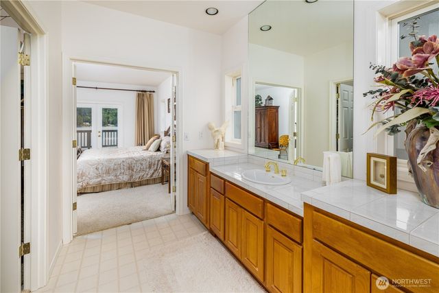 33571 Cliff Road, Mount Vernon, WA 98274