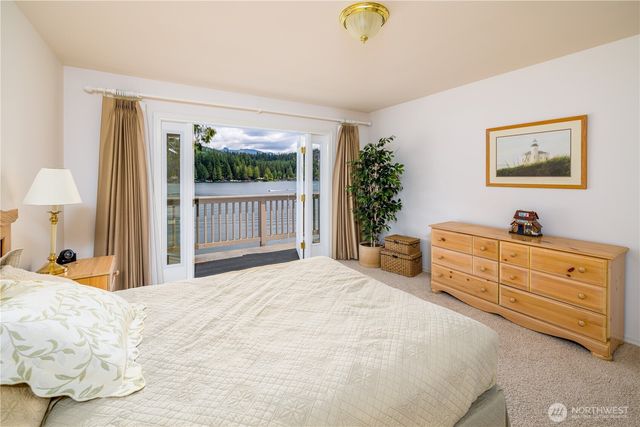 33571 Cliff Road, Mount Vernon, WA 98274