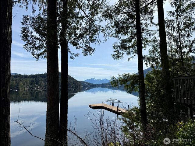 33571 Cliff Road, Mount Vernon, WA 98274