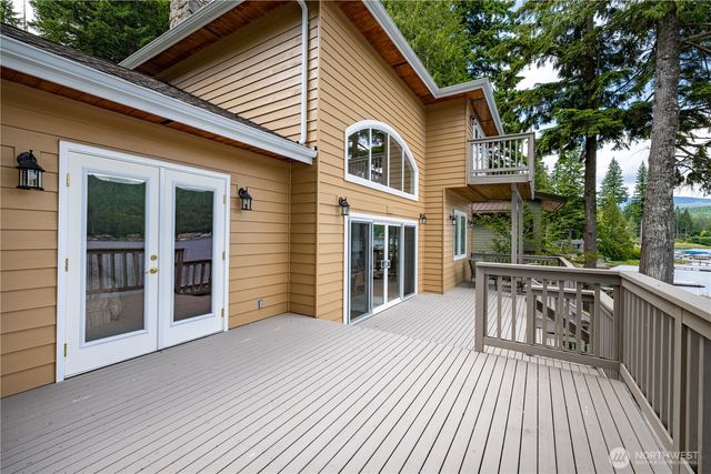 33571 Cliff Road, Mount Vernon, WA 98274