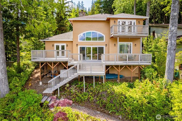 33571 Cliff Road, Mount Vernon, WA 98274