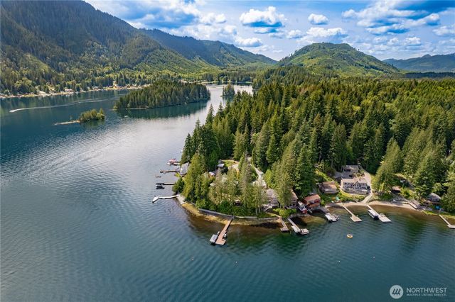 33571 Cliff Road, Mount Vernon, WA 98274