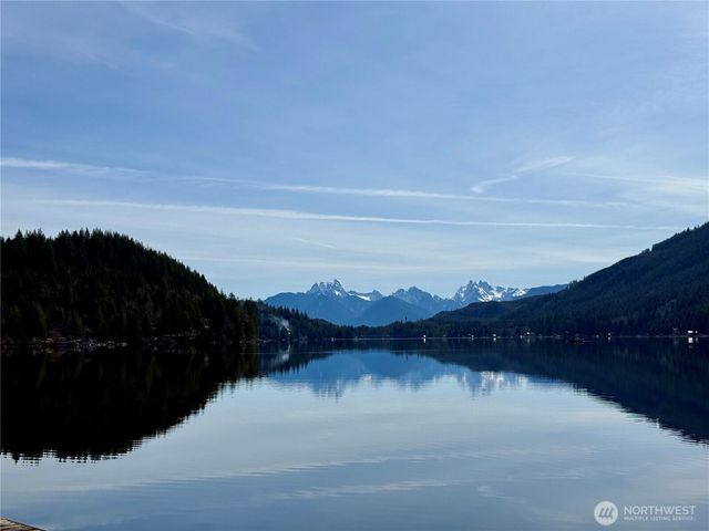 33571 Cliff Road, Mount Vernon, WA 98274