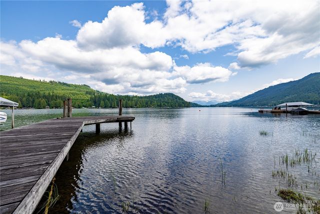 33571 Cliff Road, Mount Vernon, WA 98274