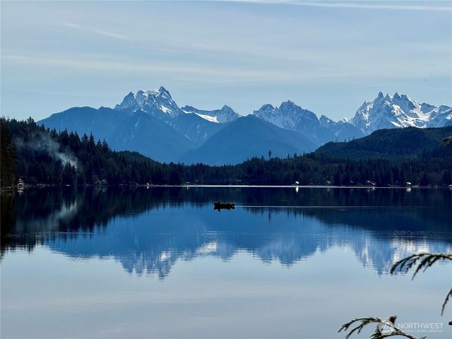 33571 Cliff Road, Mount Vernon, WA 98274