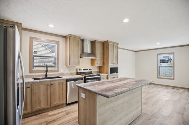 1575 Wixtown Rd, Westmoreland, TN 37186