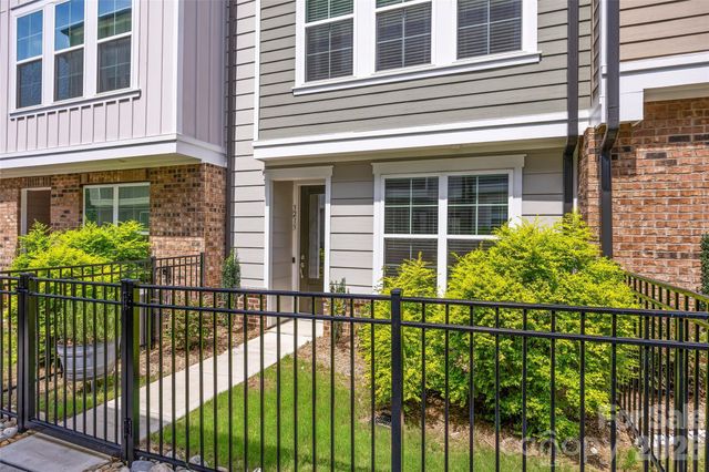 3213 Zenith Lane, Charlotte, NC 28205