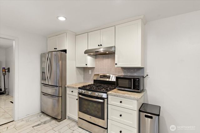 23627 101st Avenue W, Edmonds, WA 98020