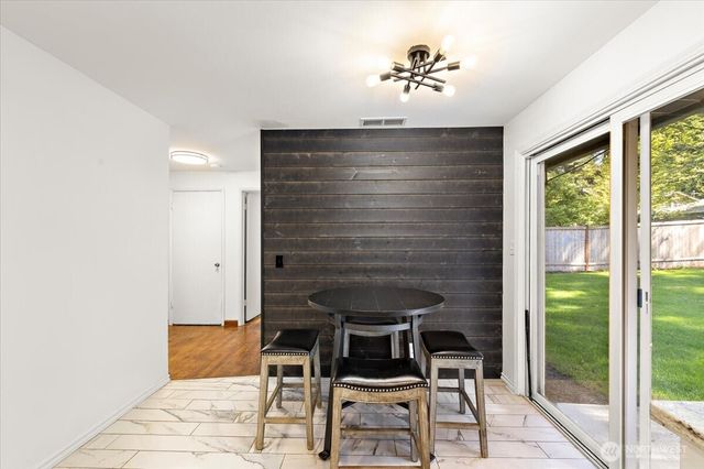 23627 101st Avenue W, Edmonds, WA 98020
