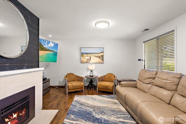 23627 101st Avenue W, Edmonds, WA 98020