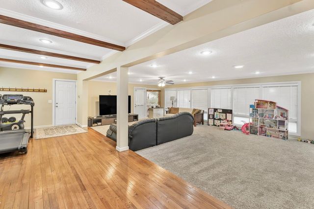 5 Riverview Park Dr Drive, Bettendorf, IA 52722