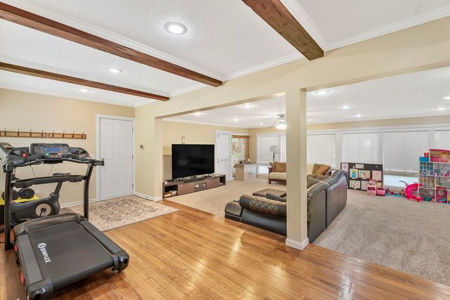 5 Riverview Park Dr Drive, Bettendorf, IA 52722