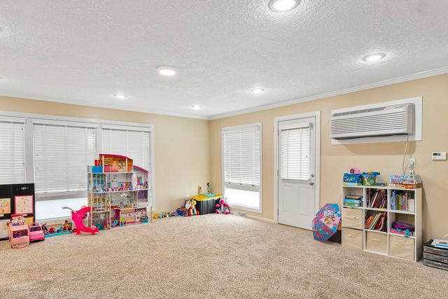 5 Riverview Park Dr Drive, Bettendorf, IA 52722