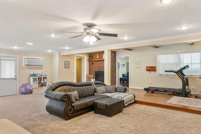 5 Riverview Park Dr Drive, Bettendorf, IA 52722