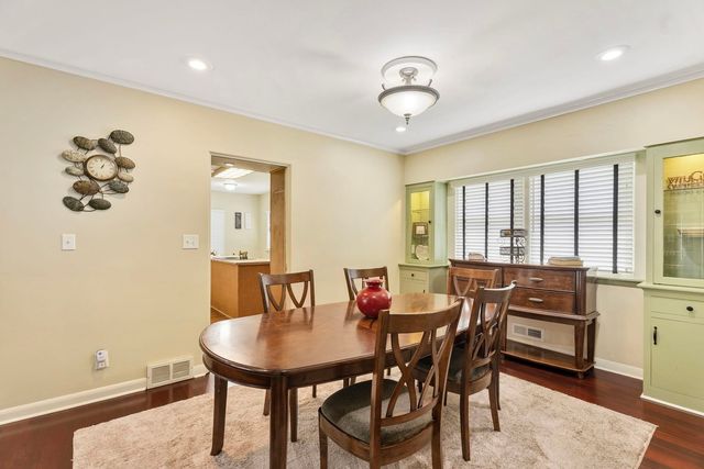 5 Riverview Park Dr Drive, Bettendorf, IA 52722