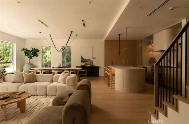 13231 Warren, Los Angeles, CA 90066