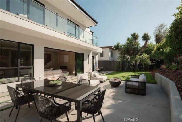 13231 Warren, Los Angeles, CA 90066