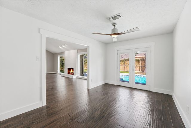 2927 S Blue Meadow Circle, Sugar Land, TX 77479