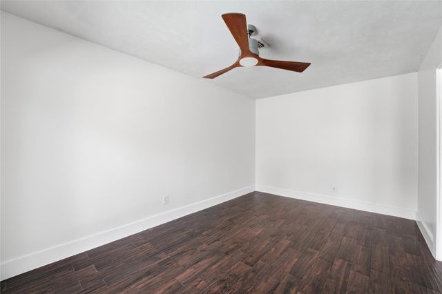 2927 S Blue Meadow Circle, Sugar Land, TX 77479