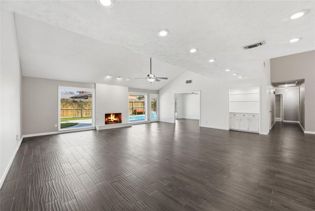 2927 S Blue Meadow Circle, Sugar Land, TX 77479