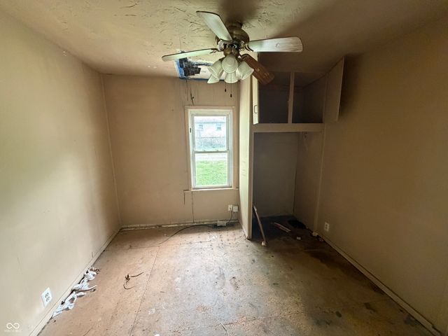 1206 E 37th Street, Anderson, IN 46013