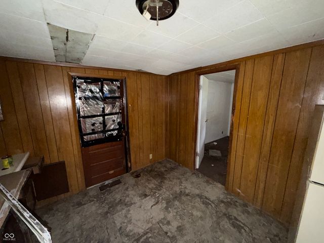 1206 E 37th Street, Anderson, IN 46013