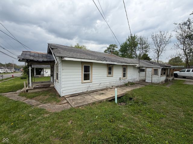 1206 E 37th Street, Anderson, IN 46013