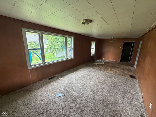 1206 E 37th Street, Anderson, IN 46013