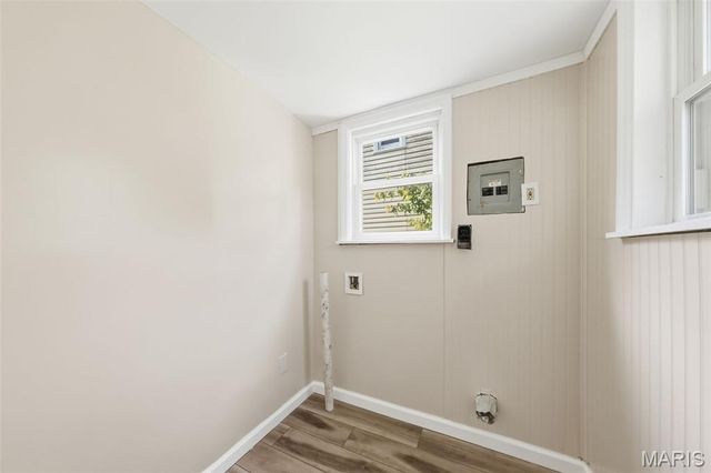 1921 Burns Avenue, St Louis, MO 63114