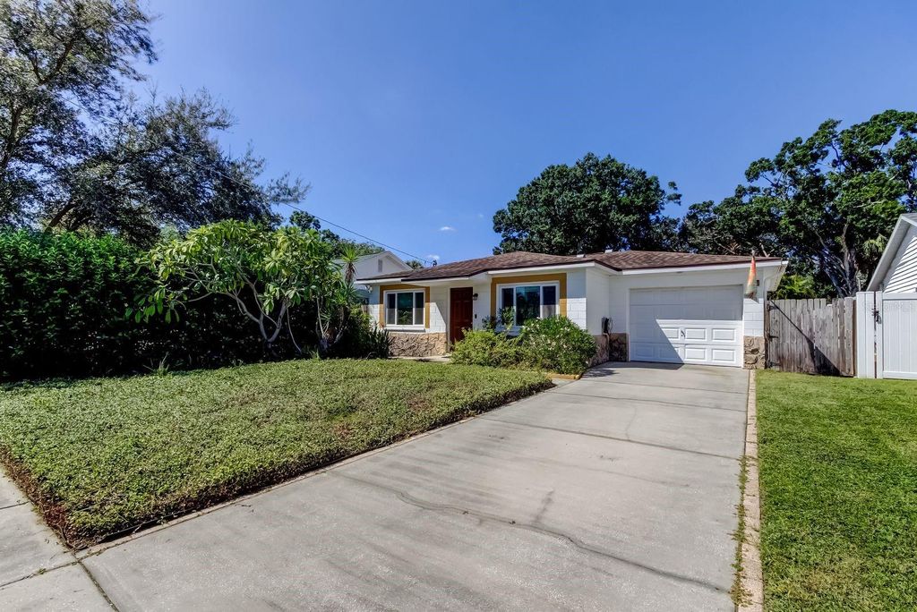 212 WASHINGTON AVENUE, Oldsmar, FL 34677