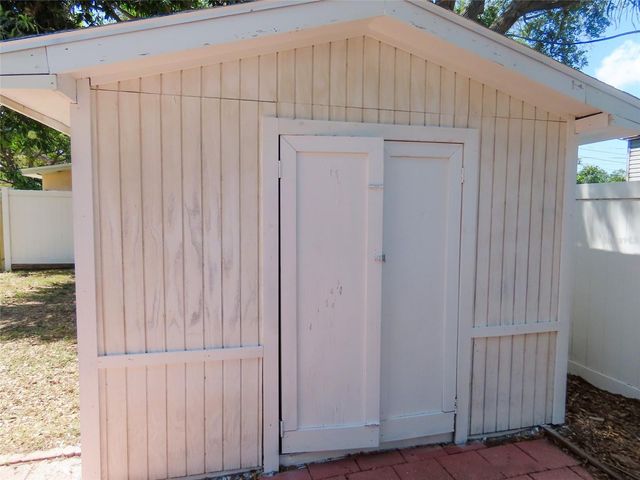 8055 33RD AVENUE N, St Petersburg, FL 33710