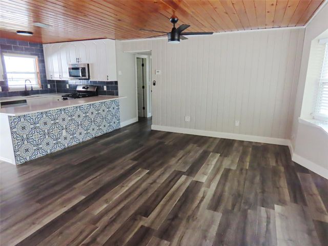 8055 33RD AVENUE N, St Petersburg, FL 33710