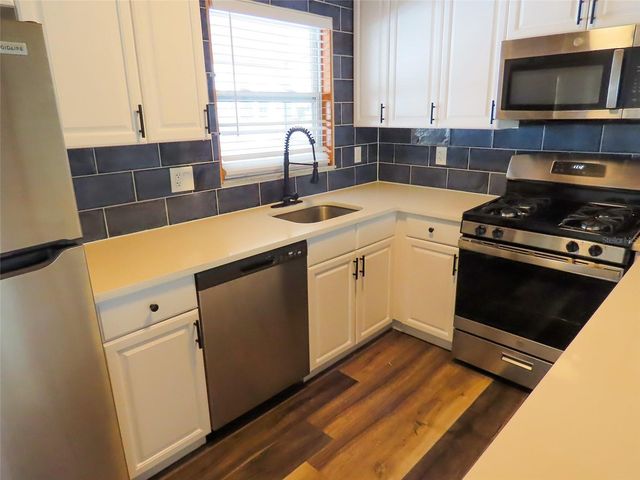 8055 33RD AVENUE N, St Petersburg, FL 33710