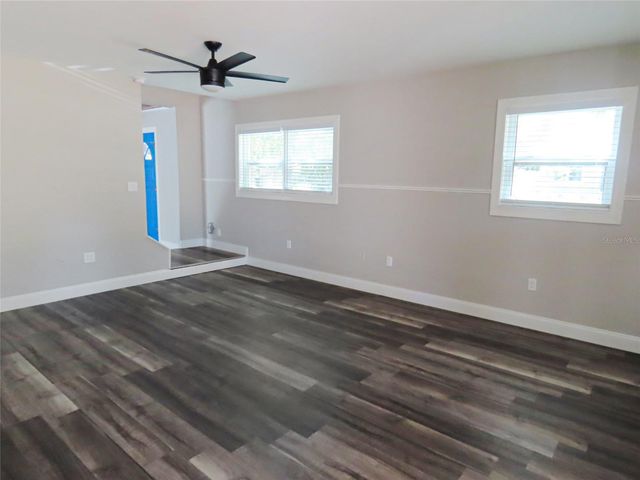 8055 33RD AVENUE N, St Petersburg, FL 33710