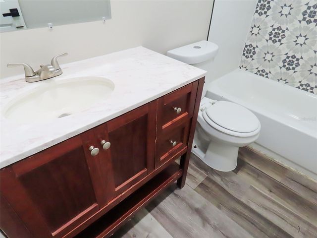 8055 33RD AVENUE N, St Petersburg, FL 33710