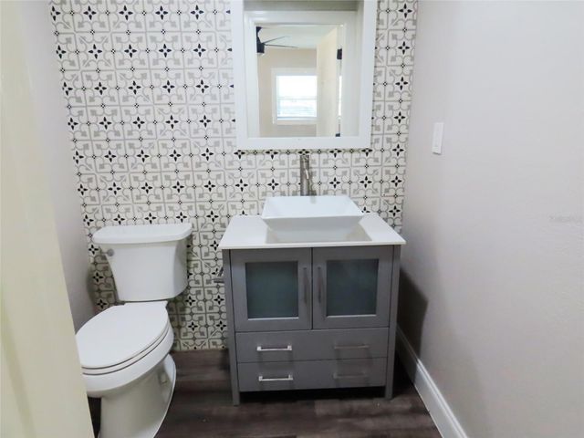 8055 33RD AVENUE N, St Petersburg, FL 33710