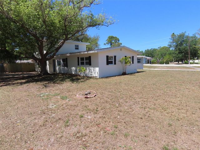 8055 33RD AVENUE N, St Petersburg, FL 33710