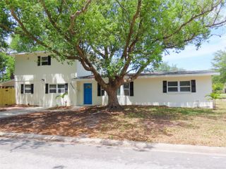 8055 33RD AVENUE N, St Petersburg, FL 33710