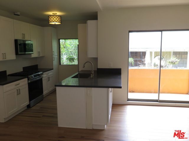 1022 N Croft Avenue 5, Los Angeles, CA 90069