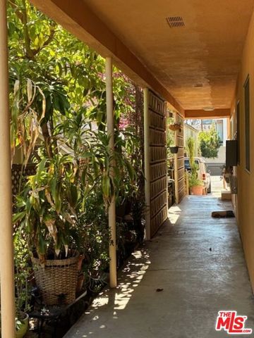 1022 N Croft Avenue 5, Los Angeles, CA 90069